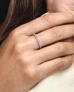 192999C01_ABC123_MODEL_eCOM_02_RGB