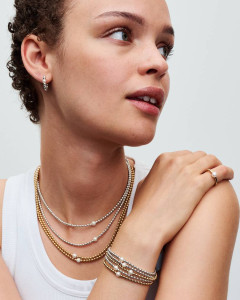 Q124_B_PDP_Model_Styled_16_1x1_RGB